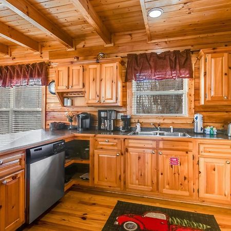 Вилла Triple Mountain View Гатлинбург Экстерьер фото