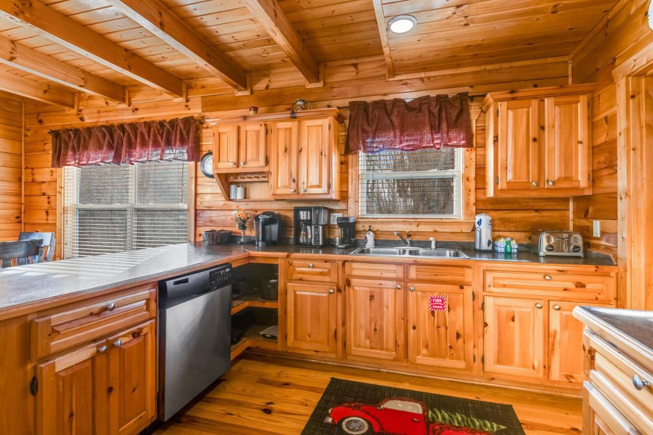 Вилла Triple Mountain View Гатлинбург Экстерьер фото